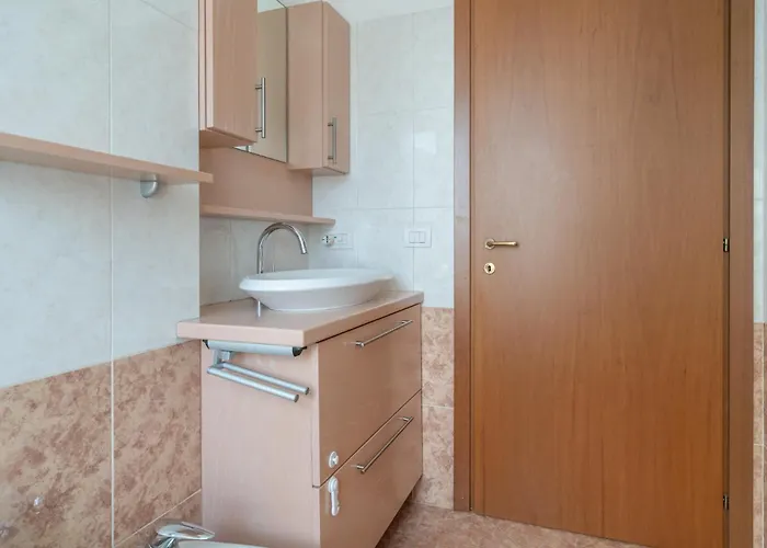 Large Well-equipped Near アパート レッコ