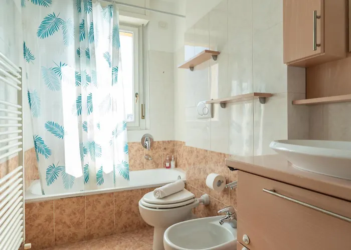 Large Well-equipped Near * レッコ