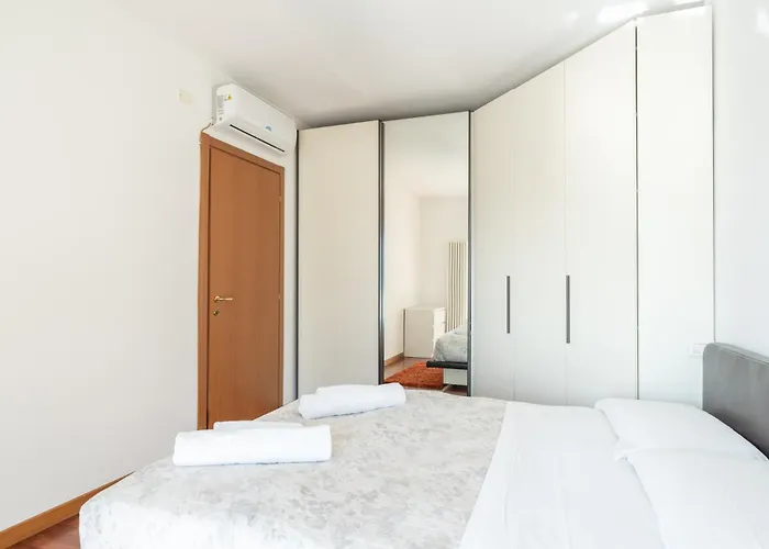 Large Well-equipped Near アパート