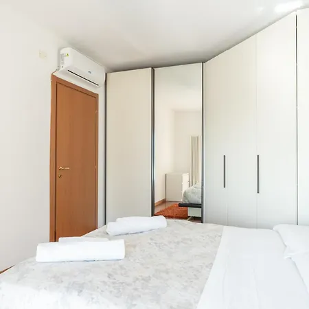 Large Well-equipped Near 公寓